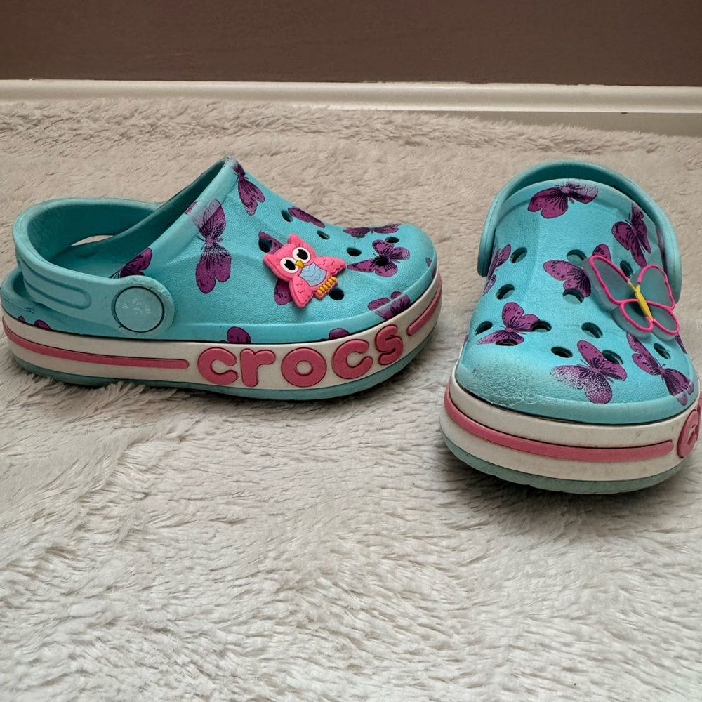 Crocs Kids Butterfly Clogs - Blue and Pink